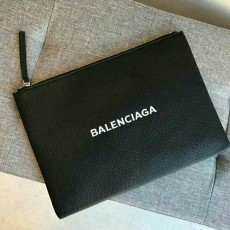 (국내발송) BC 발렌시아가 BALENCIAGA 23SS 로고 클러치
