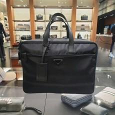 (국내) PD 프라다 리프케이스 리나일론 사피아노 Re-Nylon and Saffiano leather briefcase