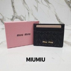 MU 미우미우 마테라쎄 카드지갑