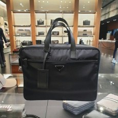 (국내) PD 프라다 리프케이스 리나일론 사피아노 Re-Nylon and Saffiano leather briefcase